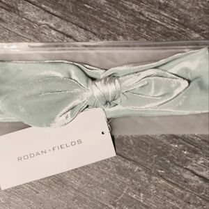 Rodan + Fields ~ Recharge Headband